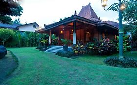 Alam Jogja Resort Mitra Reddoorz
